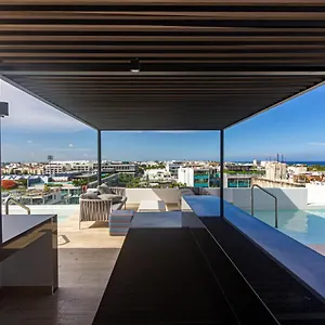 https://studio-luxueux-agama-playa-del-carmen.tulum-hotels.net