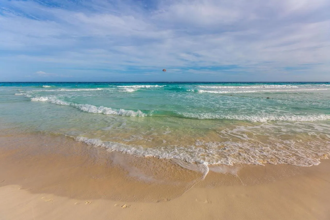 Brisas Beach & Ocean Front Vacation Apartments Cancun Zona Hotelera